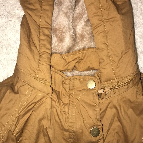 button/ zip vest - Picture 2 of 2